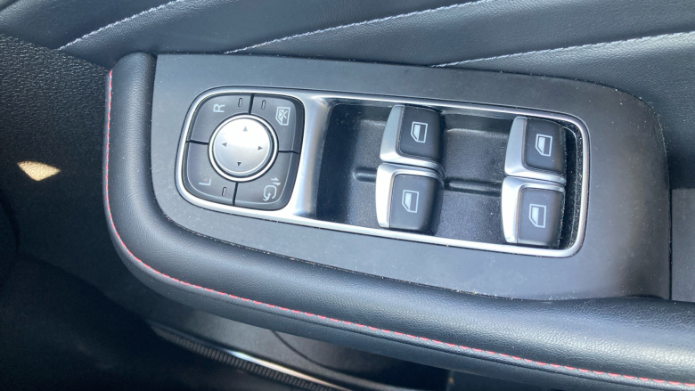 MG Hs 1.5 T-GDI Exclusive 5dr DCT Petrol Hatchback